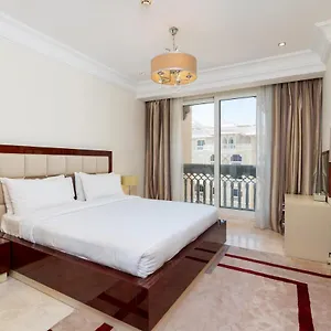 https://royal-club-by-rvhr-grandeur-residence-crescent-palm-jumeirah.dubaihotelsoffers.com