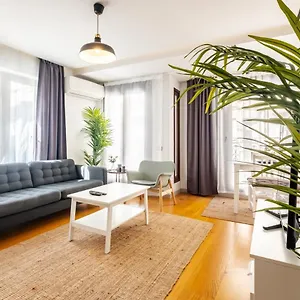 Exquisite Flat With Central Location In Nisantasi شقة